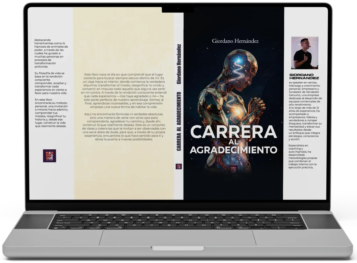 Libro Carrera al Agradecimiento en laptop
